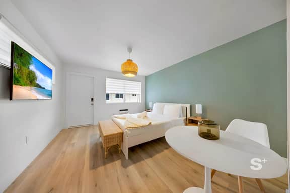 CASA PARK #2 - Image 2