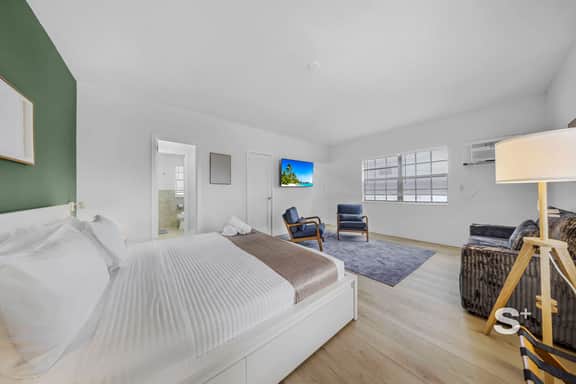 Casa Tower 5 - Image 2